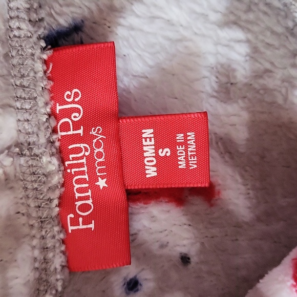 Matching Women's Polarbear Pajamas - Picture 7 of 17